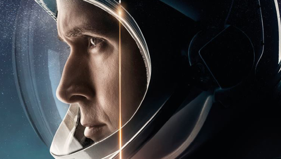 First man перевод. Человек на Луне Гослинг. Райан Гослинг Армстронг. Райан Гослинг космонавт. Гослинг Райан Томас человек на Луне.